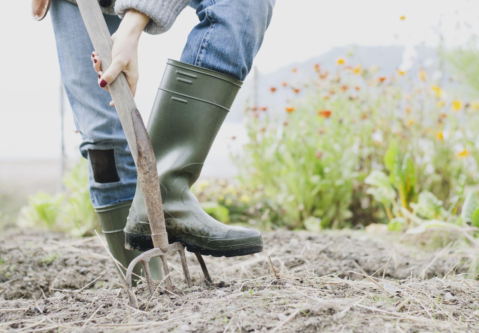 Tips to Find The Best Dry Landscaping Footwear